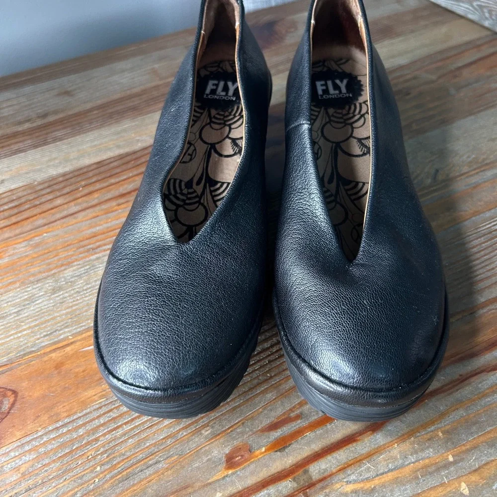 Fly London Yaz Black Leather V-Cut Platform Wedge Pump Shoes Womens